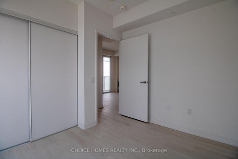 Photo 11 at 711 - 3900 Confederation Parkway, City Centre, Mississauga