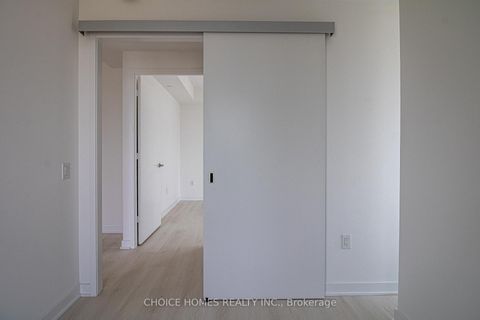 Photo 12 at 711 - 3900 Confederation Parkway, City Centre, Mississauga