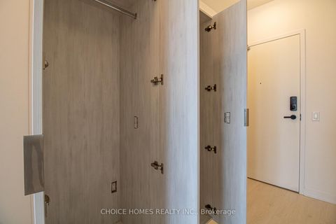 Photo 27 at 711 - 3900 Confederation Parkway, City Centre, Mississauga