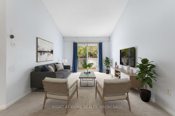 Photo 4 at 33 Atwood Avenue, Georgetown, Halton Hills