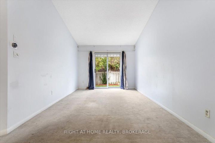 Photo 5 at 33 Atwood Avenue, Georgetown, Halton Hills