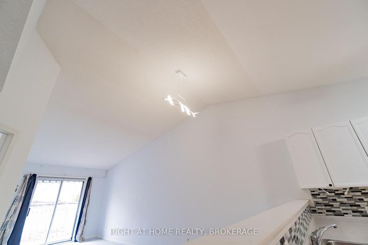 Photo 7 at 33 Atwood Avenue, Georgetown, Halton Hills