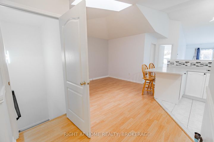 Photo 22 at 33 Atwood Avenue, Georgetown, Halton Hills