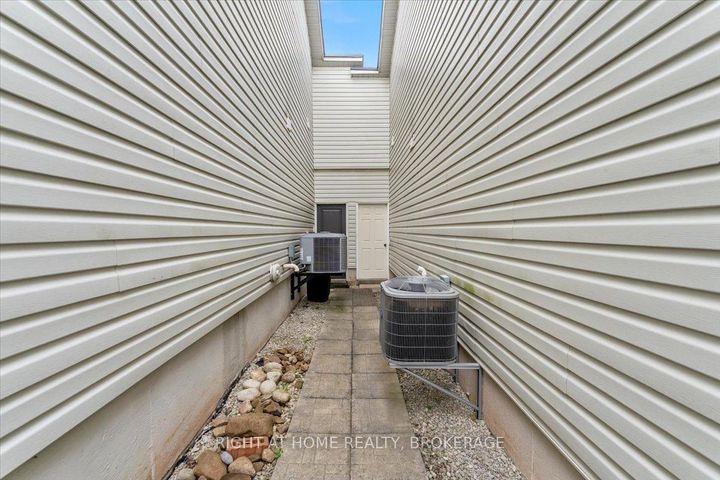 Photo 33 at 33 Atwood Avenue, Georgetown, Halton Hills