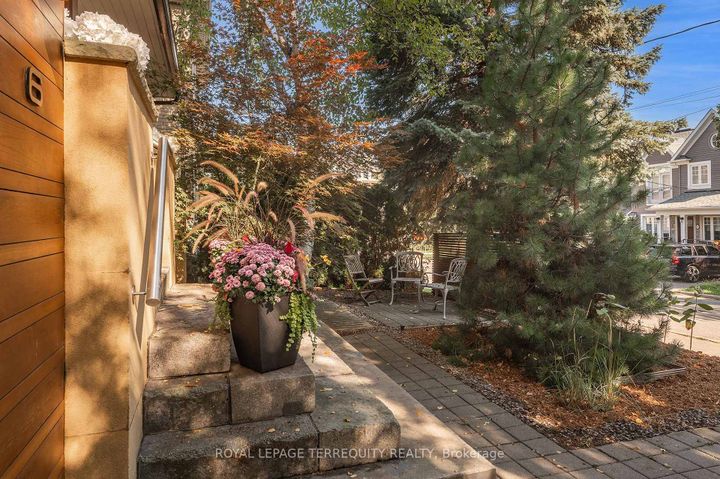 Photo 2 at 6 Earlington Avenue, Kingsway South, Toronto