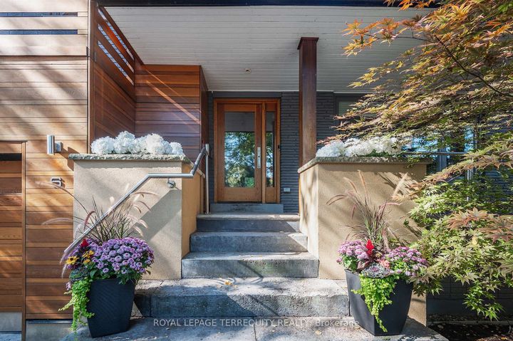 Photo 3 at 6 Earlington Avenue, Kingsway South, Toronto