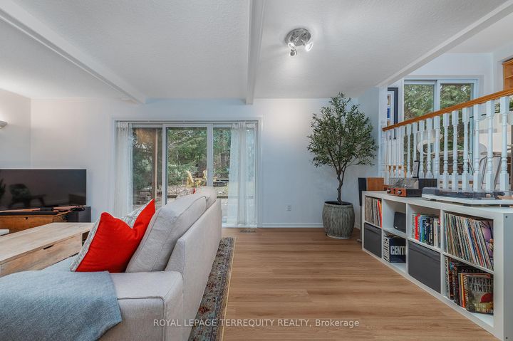 Photo 14 at 6 Earlington Avenue, Kingsway South, Toronto