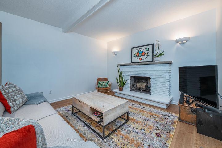 Photo 16 at 6 Earlington Avenue, Kingsway South, Toronto