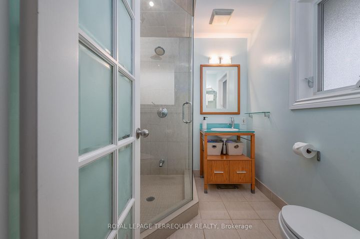 Photo 23 at 6 Earlington Avenue, Kingsway South, Toronto