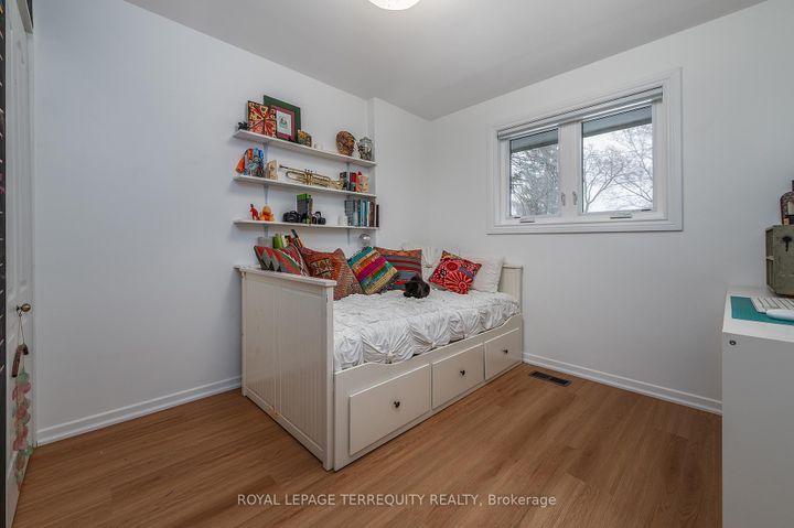 Photo 27 at 6 Earlington Avenue, Kingsway South, Toronto