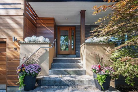 Photo 3 at 6 Earlington Avenue, Kingsway South, Toronto