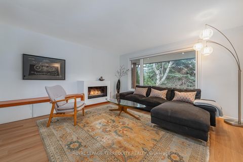 Photo 6 at 6 Earlington Avenue, Kingsway South, Toronto