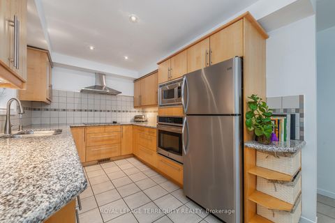Photo 13 at 6 Earlington Avenue, Kingsway South, Toronto