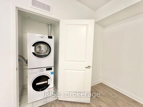 Photo 8 at 408 - 543 Richmond Street W, Waterfront Communities C1, Toronto