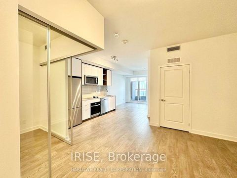 Photo 12 at 408 - 543 Richmond Street W, Waterfront Communities C1, Toronto