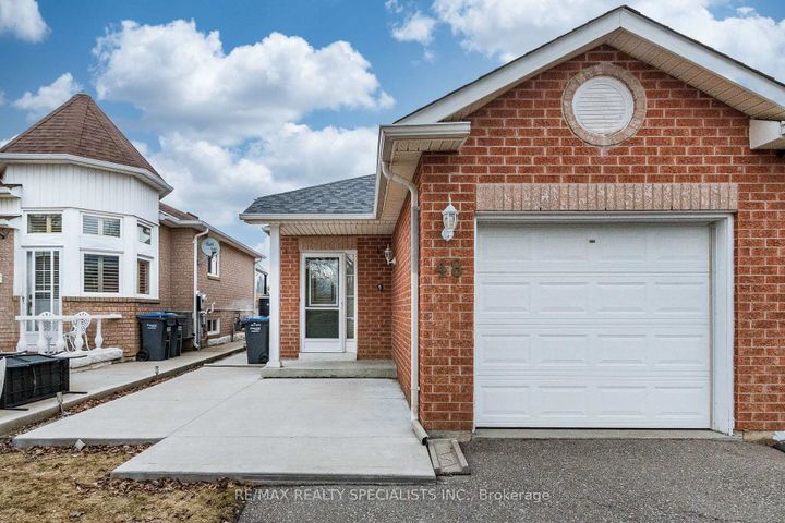 Photo 4 at 48 Saddletree Trail, Brampton West, Brampton