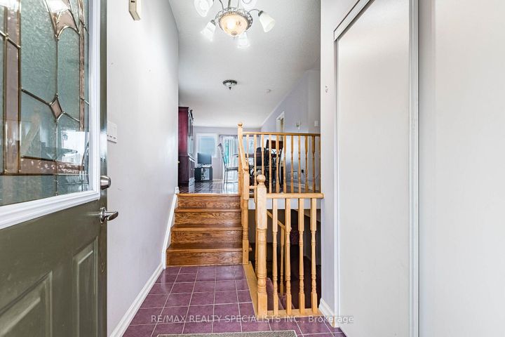 Photo 6 at 48 Saddletree Trail, Brampton West, Brampton