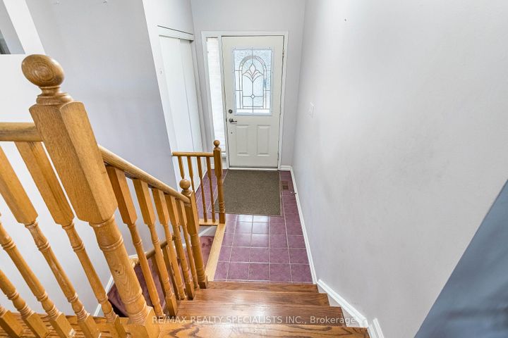 Photo 9 at 48 Saddletree Trail, Brampton West, Brampton