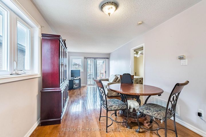 Photo 10 at 48 Saddletree Trail, Brampton West, Brampton