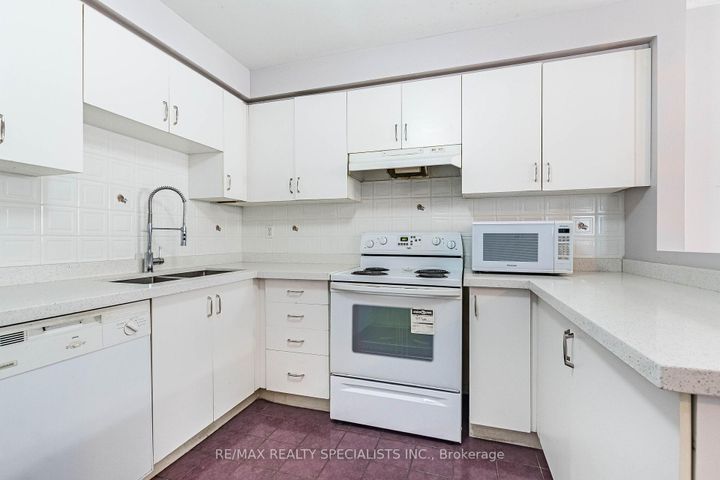 Photo 18 at 48 Saddletree Trail, Brampton West, Brampton