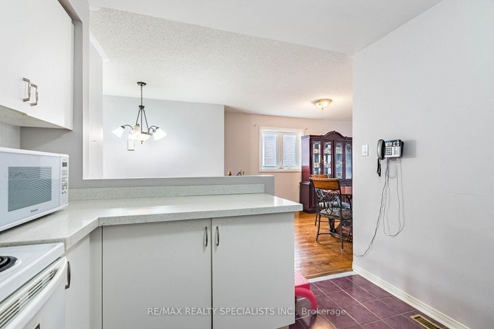 Photo 19 at 48 Saddletree Trail, Brampton West, Brampton