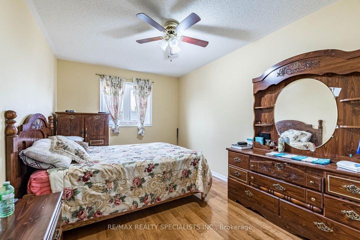 Photo 20 at 48 Saddletree Trail, Brampton West, Brampton