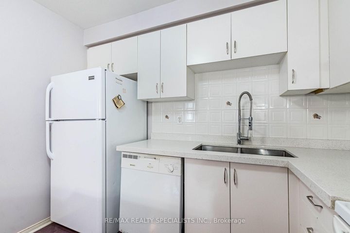 Photo 21 at 48 Saddletree Trail, Brampton West, Brampton