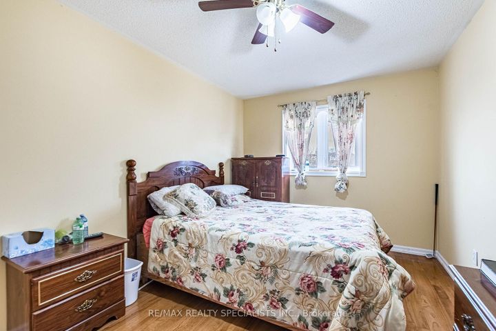 Photo 22 at 48 Saddletree Trail, Brampton West, Brampton