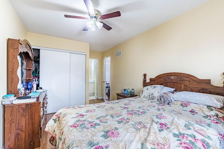 Photo 23 at 48 Saddletree Trail, Brampton West, Brampton