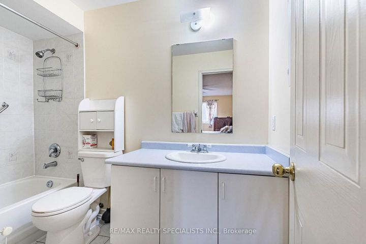 Photo 24 at 48 Saddletree Trail, Brampton West, Brampton
