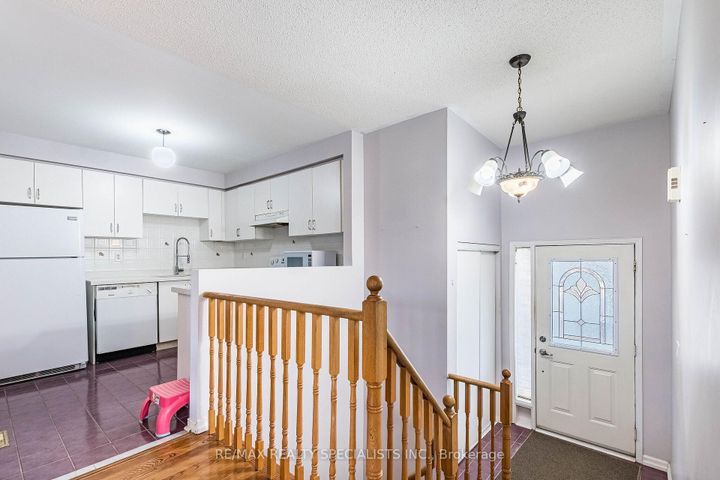 Photo 27 at 48 Saddletree Trail, Brampton West, Brampton