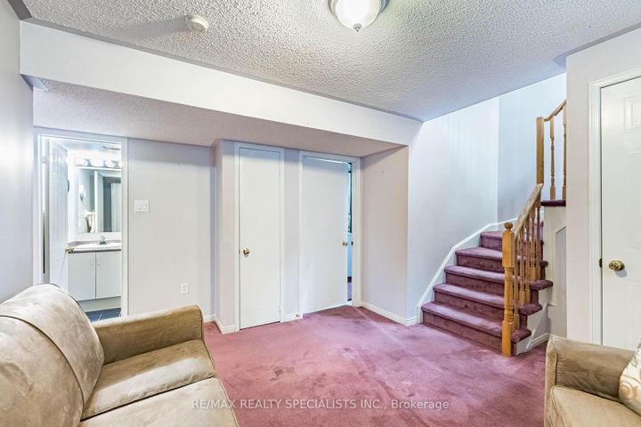 Photo 32 at 48 Saddletree Trail, Brampton West, Brampton