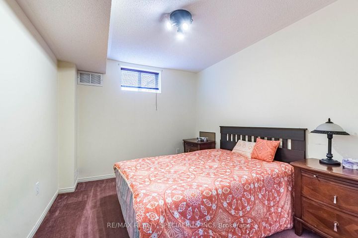 Photo 35 at 48 Saddletree Trail, Brampton West, Brampton