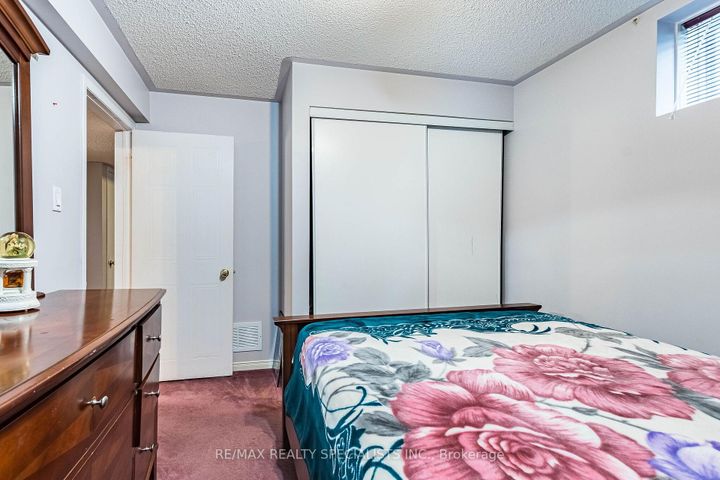 Photo 36 at 48 Saddletree Trail, Brampton West, Brampton