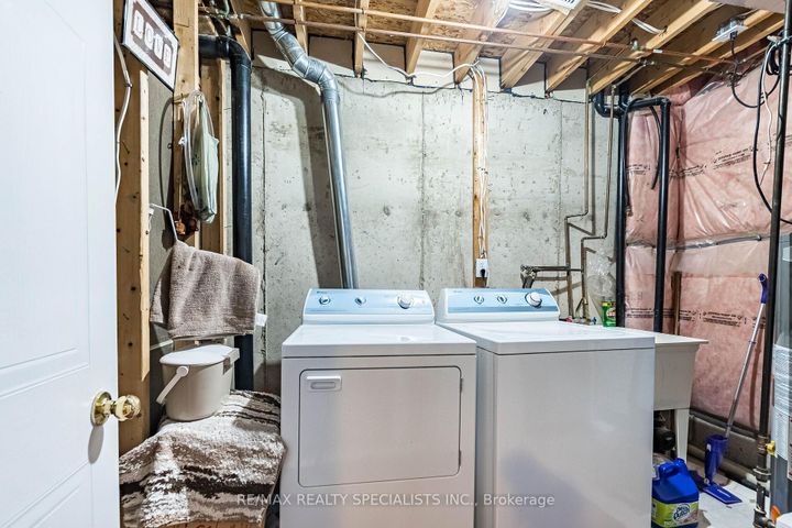 Photo 40 at 48 Saddletree Trail, Brampton West, Brampton