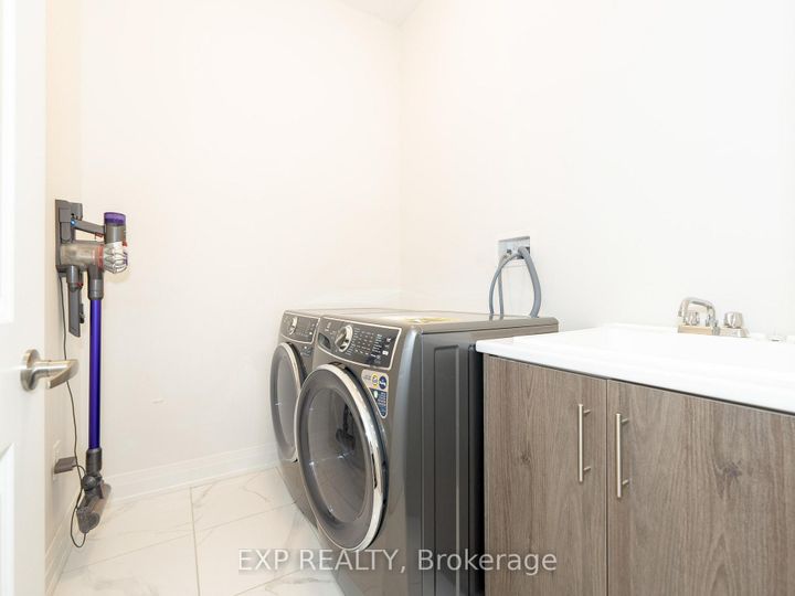 Photo 18 at 14 Longworth Avenue, Rural Richmond Hill, Richmond Hill