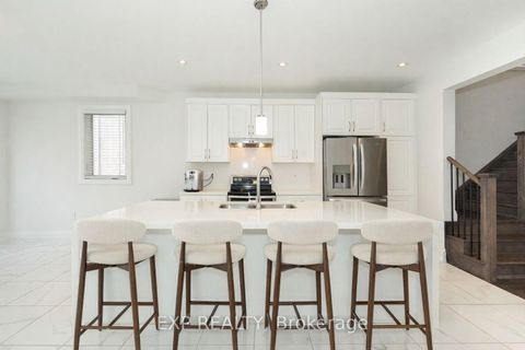 Photo 12 at 14 Longworth Avenue, Rural Richmond Hill, Richmond Hill