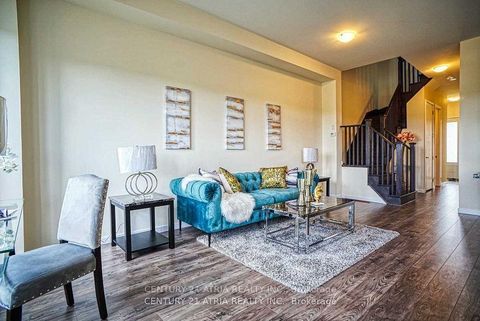 Photo 2 at 368 Elyse Court, Bayview Northeast, Aurora