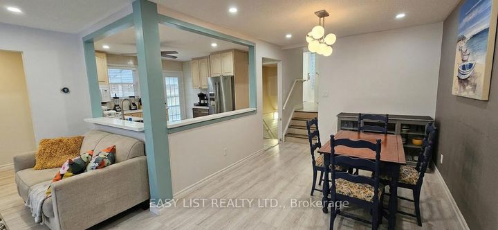 Photo 6 at 1320 Odessa Crescent, CP College Park, Oakville