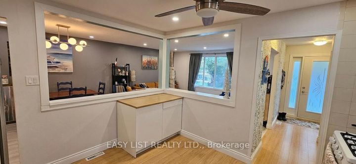 Photo 8 at 1320 Odessa Crescent, CP College Park, Oakville