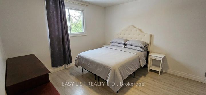 Photo 12 at 1320 Odessa Crescent, CP College Park, Oakville