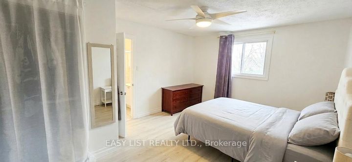 Photo 13 at 1320 Odessa Crescent, CP College Park, Oakville