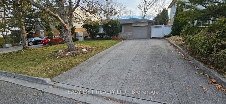 Photo 26 at 1320 Odessa Crescent, CP College Park, Oakville