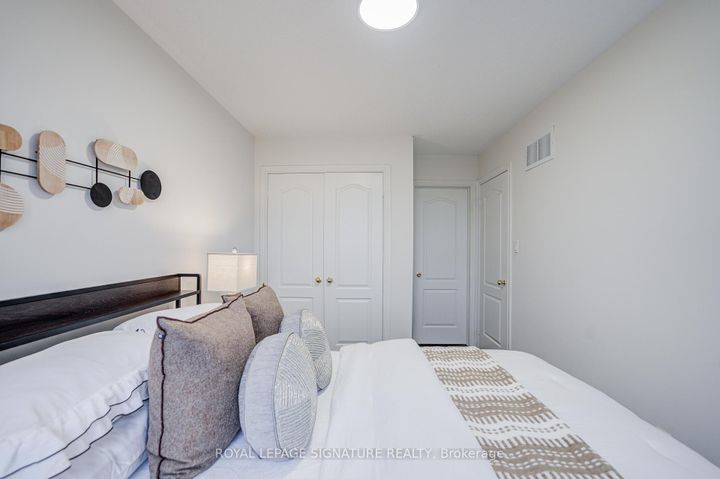 Photo 36 at 86 Donald Buttress Boulevard W, Cathedraltown, Markham