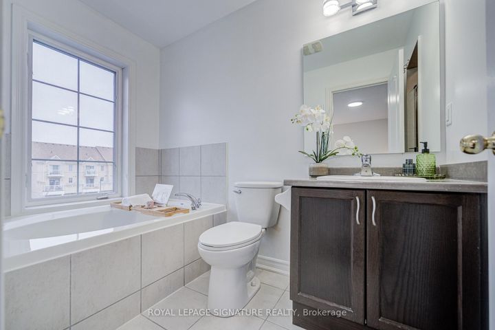 Photo 43 at 86 Donald Buttress Boulevard W, Cathedraltown, Markham