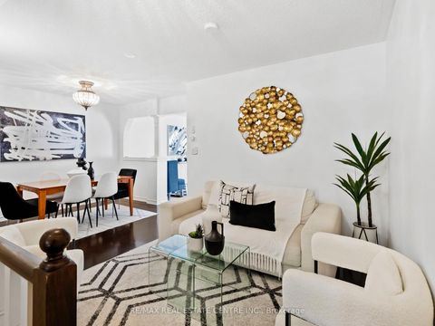 Photo 6 at 27 Martell Gate, Bayview Northeast, Aurora