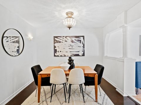 Photo 8 at 27 Martell Gate, Bayview Northeast, Aurora