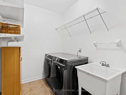 Photo 19 at 27 Martell Gate, Bayview Northeast, Aurora