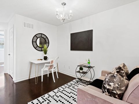 Photo 21 at 27 Martell Gate, Bayview Northeast, Aurora