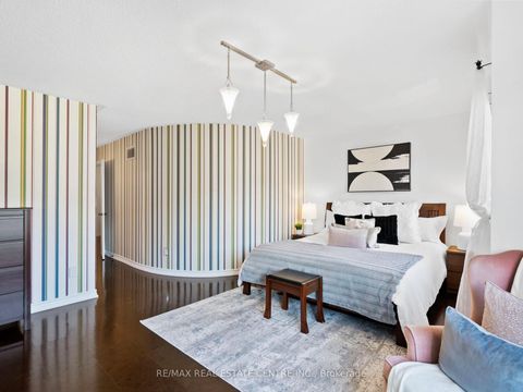 Photo 24 at 27 Martell Gate, Bayview Northeast, Aurora